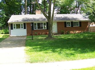 7527 Axton St, Springfield, VA 22151