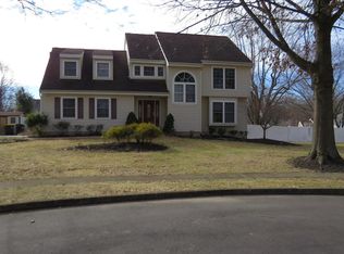 105 Swan Ct, North Wales, PA 19454