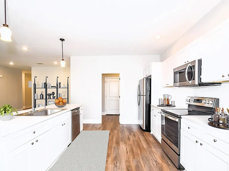 54 Laura Ct — Photo 3