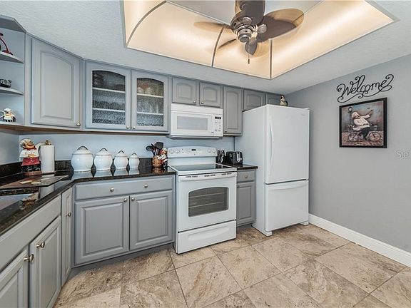 3rd image of 7 Elgin Pl APT 203