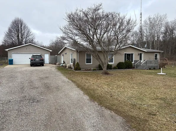 3625 N Hoover Ave, Gladwin, MI 48624