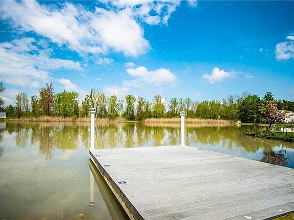 3rd image of 74 Dutchmill Dr