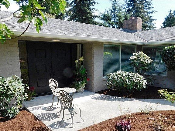 2nd image of 2426 79th Ave NE