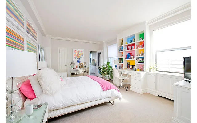 Sold by Douglas Elliman | media 15