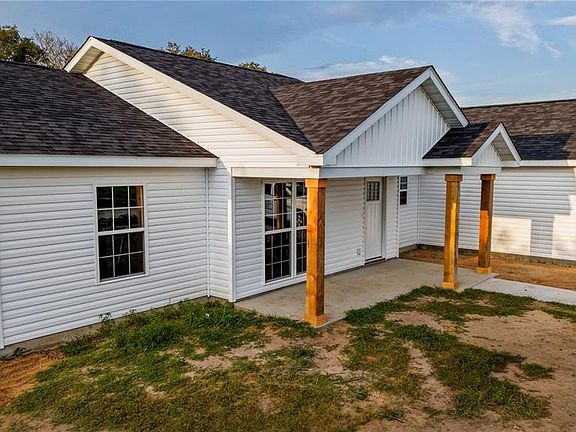 4th image of 10 Perry Dr