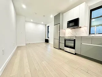 19 Wyckoff Street, #18