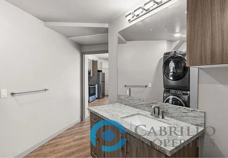 3093 Broadway #302 — Photo 12