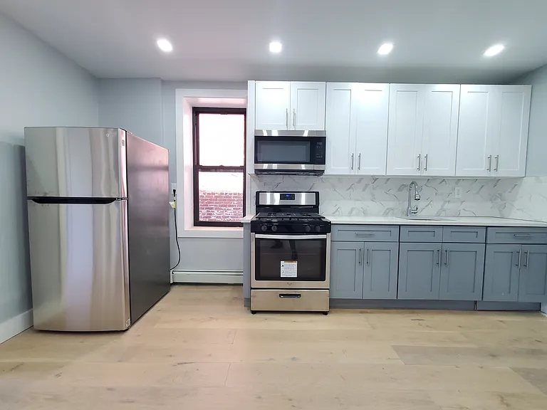 323 Avenue E #3 — Photo 1