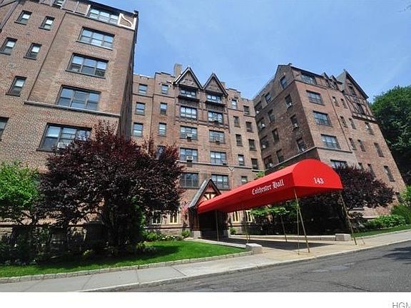 Colchester Hall is a Dog Friendly prewar Tudor building with a large terrace overlooking picturesque Garth Woods.  The building has a passenger as well as a freight elevator.  Other features include two laundry rooms and building storage. Short walk to Sc