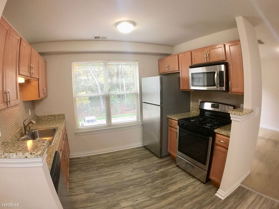 1st image of 3916 Cloverlane Dr