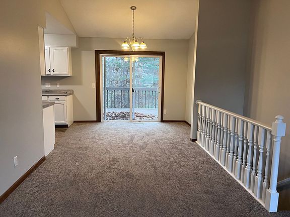 5th image of 6770 Pleasantview St NE