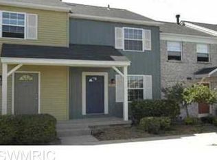 740 Pinckney Ct NW, Comstock Park, MI 49321