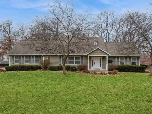 2210 272nd Ave, De Witt, IA 52742