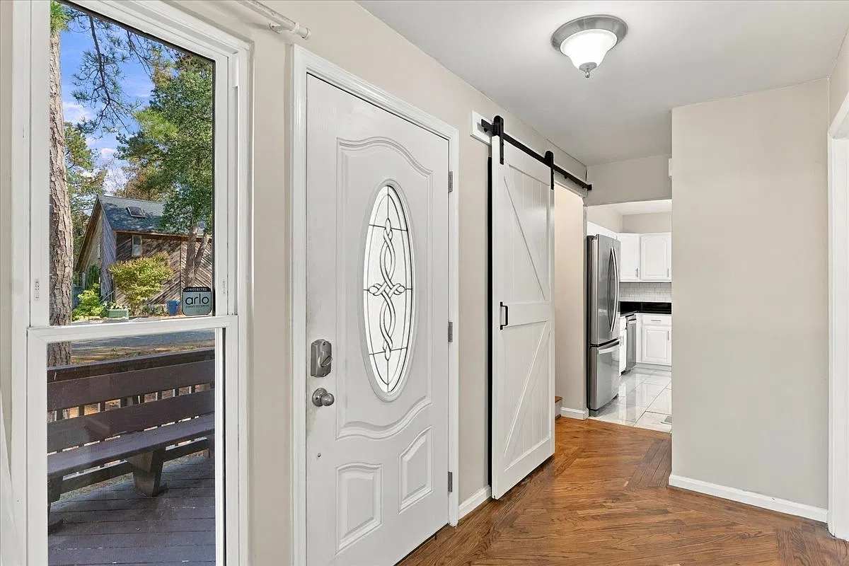 3 bed, 2.5 bath, 1871 sqft, $3,375 — Photo 3