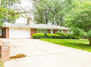 909 Circle Dr, Bethalto, IL