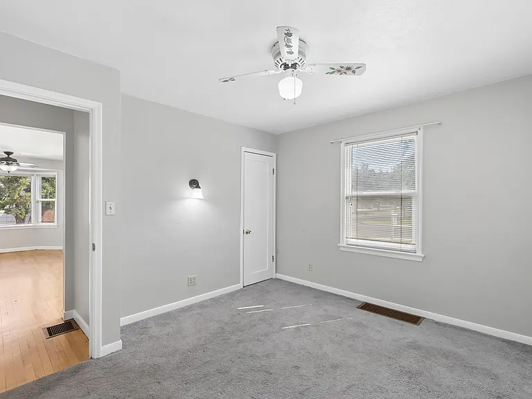 3512 S Division St — Photo 14