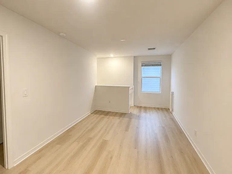 19573 Fairhill Ct — Photo 5