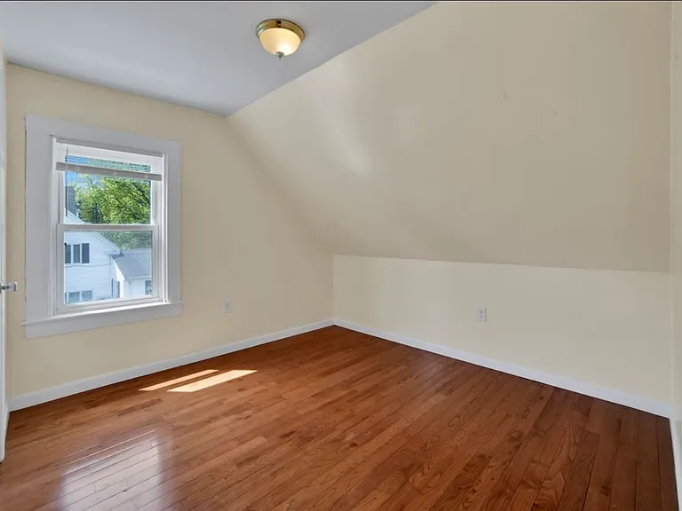 63 Albertina St — Photo 17