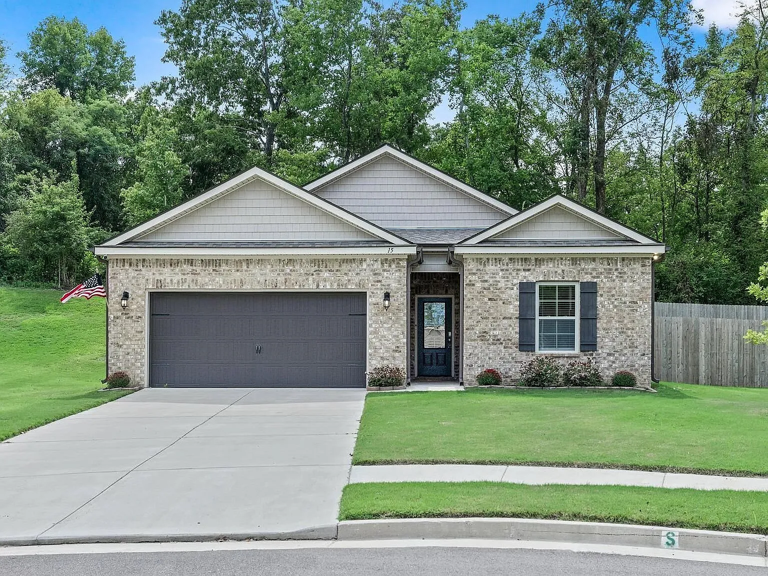 3 bed, 2.0 bath, $2,200 — Photo 1