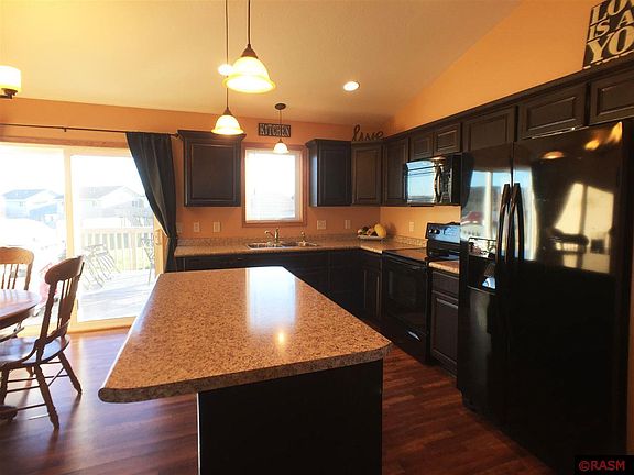 3rd image of 113 Foxfire Dr