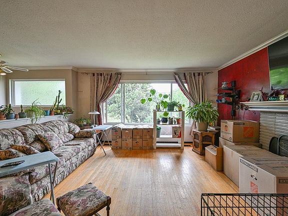 4th image of 8532 Brooke Rd