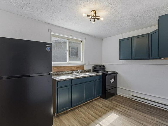 3rd image of 109 1/2 Fairlawn Ave