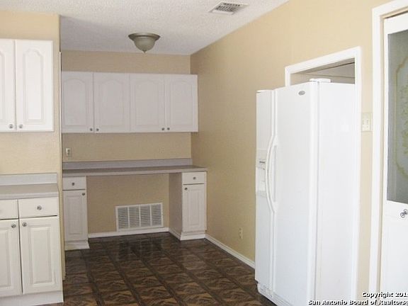 4th image of 427 N Milam St