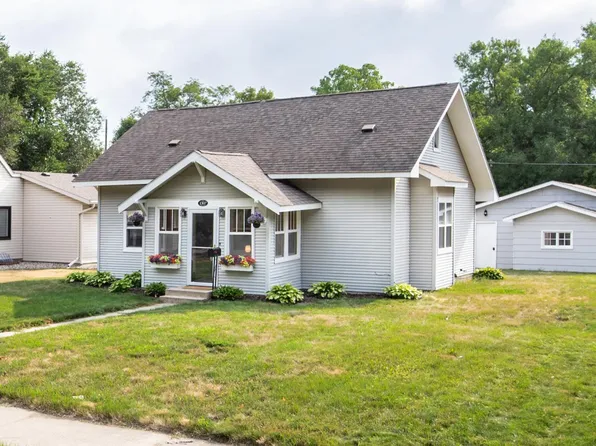 1307 Cedar St, Alexandria, MN 56308