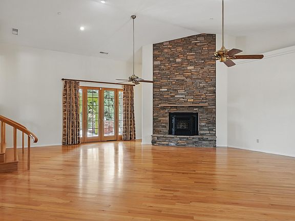 2nd image of 889 E Dealers Choice Ln
