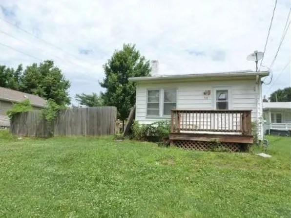 705 E Moneta Ave, Peoria Heights, IL 61616