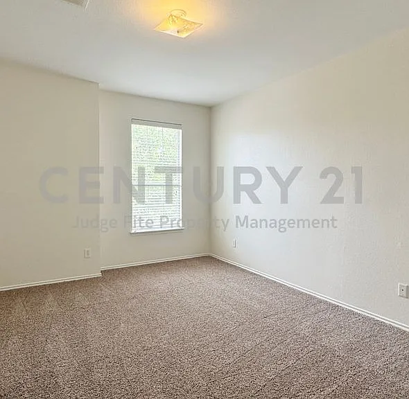 2260 Stonebrook Ln — Photo 7