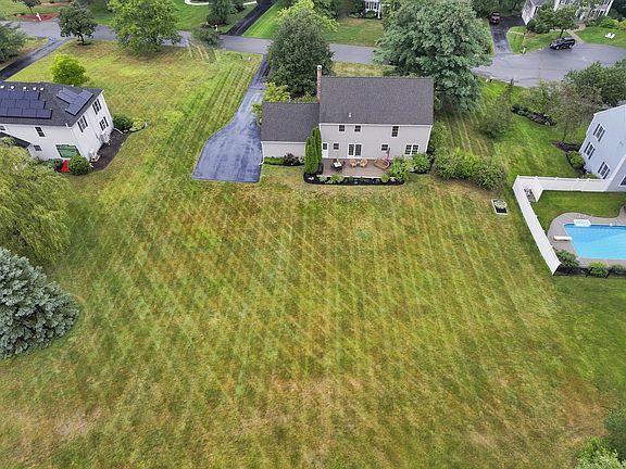 3rd image of 207 French Farm Rd