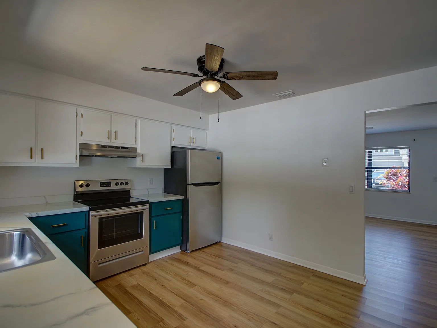 2 bed, 884 sqft, $2,095 — Photo 4