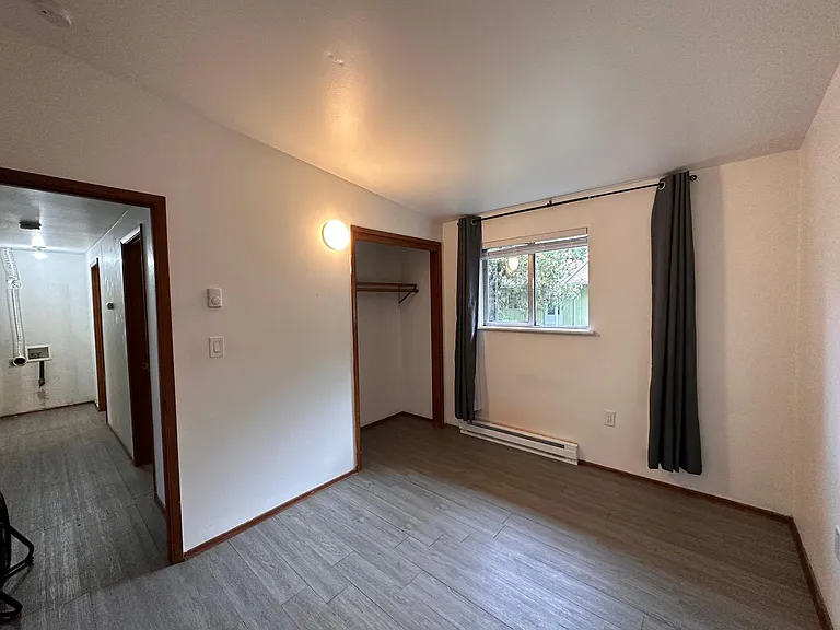 1507 Wood Ave E — Photo 5