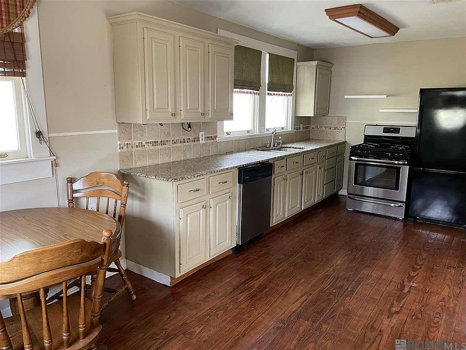 1st image of 411 Lovers Lane Dr