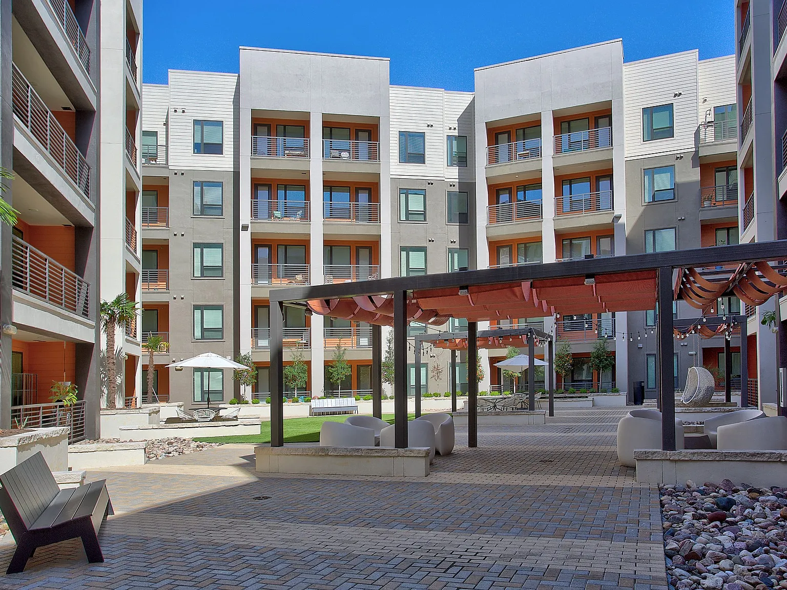 Addison Medical Center Apartments — Photo 1