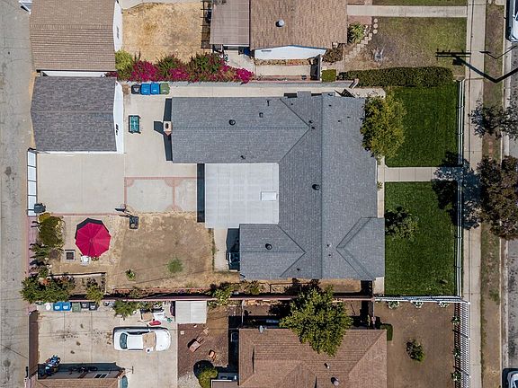 3rd image of 15021 Lassen St