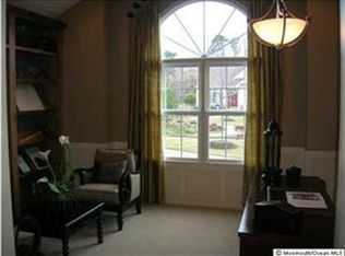 12 Boxwood Dr, Ocean, NJ 07712