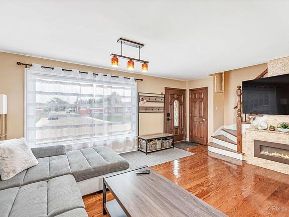 4th image of 4056 Kolze Ave