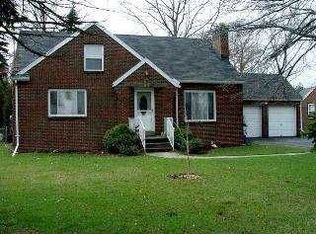 4144 Starr Ave, Oregon, OH 43616