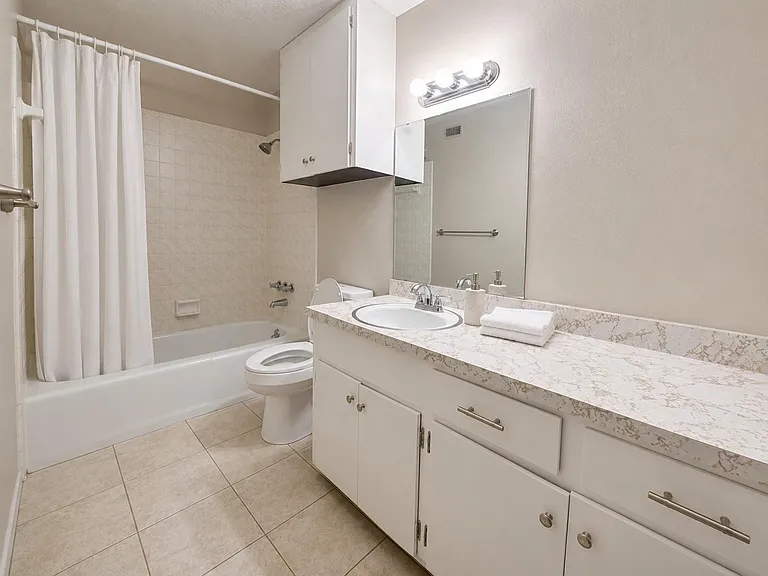 412 Breezy Ln #1 — Photo 9