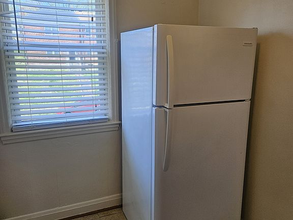 4th image of 1115 Gleneagle Rd #2