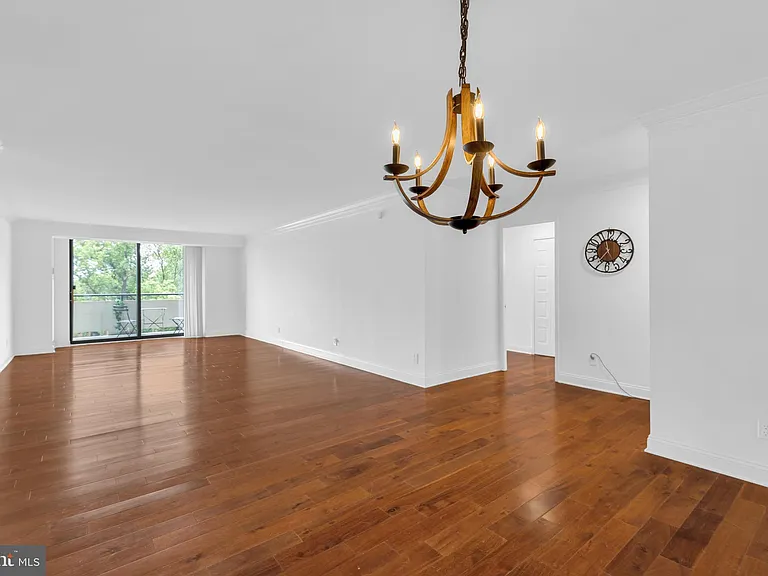 1800 Old Meadow Rd #1014 — Photo 13