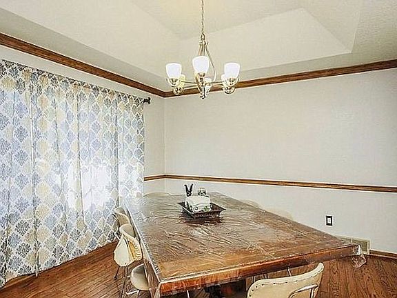 5th image of 404 W Orchard Ave