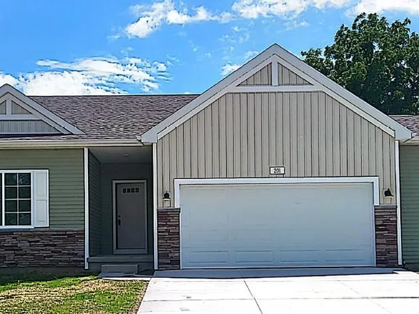 201 Kingsberry Dr, Blissfield, MI 49228