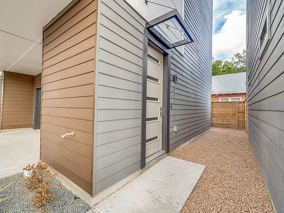 2nd image of 415 Jackson St #201