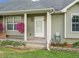 11204 E Coldwater Rd, Davison, MI 48423