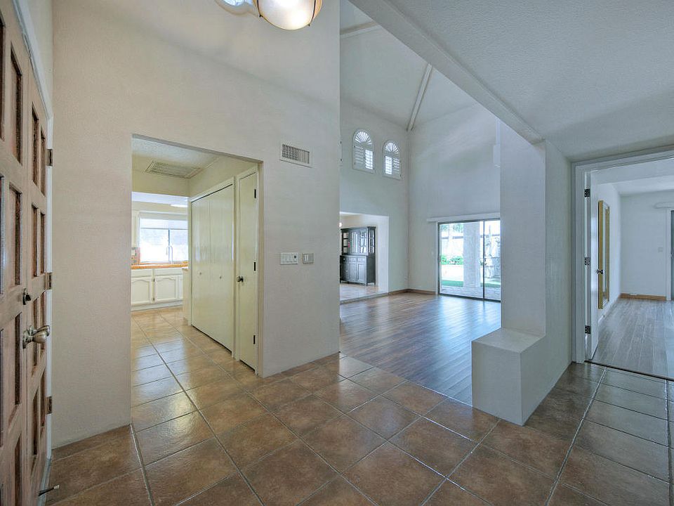 1st image of 4628 E Desert Dr