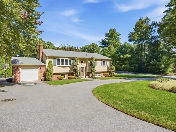 861 Greenville Ave, Johnston, RI 02919