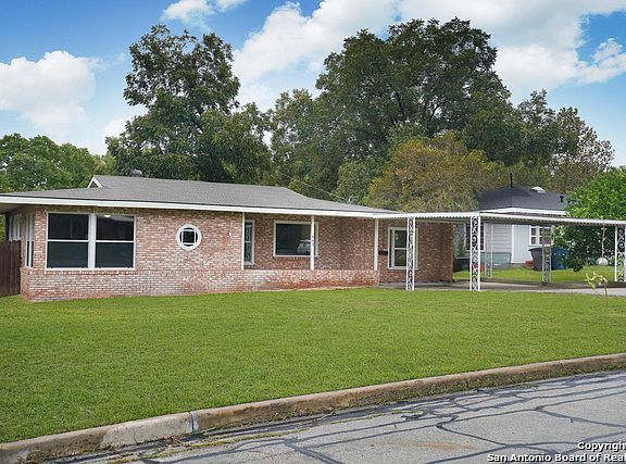 3rd image of 642 Blakeley Dr